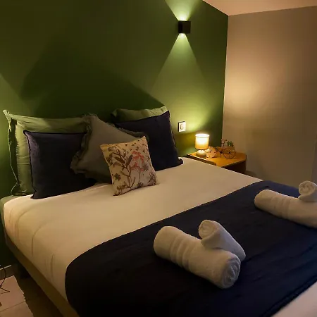 Les Demoiselles De La Tour ! Apartman